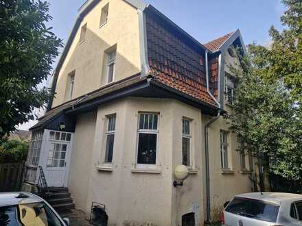 Alte Stadtvilla mit unglaublichem Charme und ausbaufähigem Dachboden in Düsseldorf Wittlaer