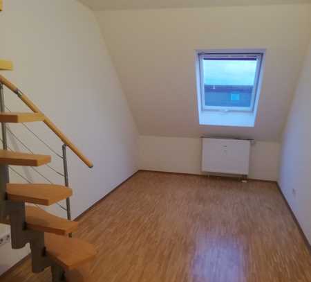 Geschmackvolle, vollständig renovierte 4-Raum-Maisonette-Wohnung mit Balkon und EBK in Mannheim