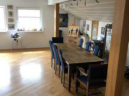 Stilvolle, geräumige 2-Zimmer-Wohnung mit kompletter Einbauküche in Bad Honnef-Rhöndorf