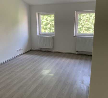 Schöne kleine und ruhige 1-ZKB-Wohnung -Wi-CITYLAGE !!