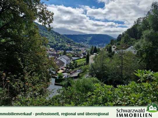 Wohnhaus mit besonderer architektonischen Note in Aussichtslage im Schwarzwald