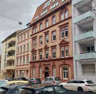 Stilvolle, kernsanierte 3,5-Zimmer-Wohnung mit Balkon in Mannheim