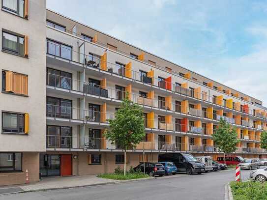 Modernes und mögliertes DG-Appartment mit Balkon und Einbauküche in Nürnberg