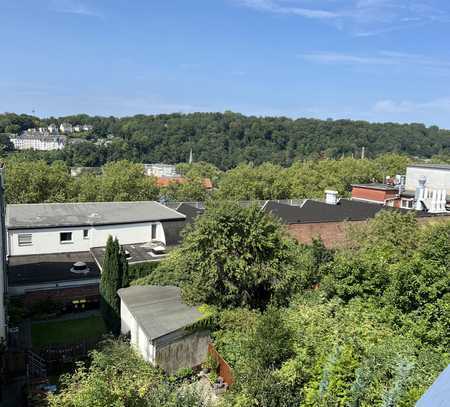 Stilvolle, komplett sanierte 2-Zimmer-Wohnung mit Balkon und Weitblick in Wuppertal