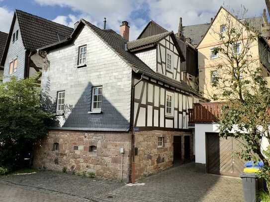 Idyllisches, romantisches und kleines Einfamilienhaus am Rande der Burg Staufenberg