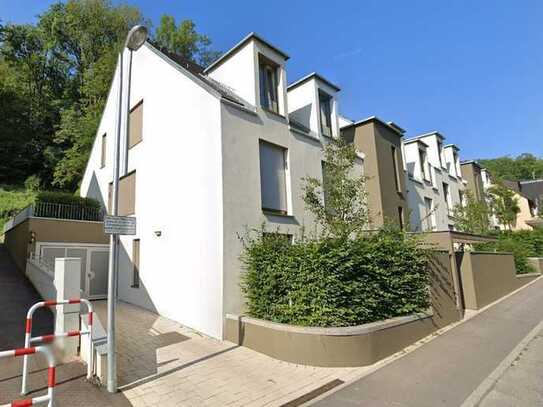 Großzügige 4-Zimmer Maisonette DG-Wohnung