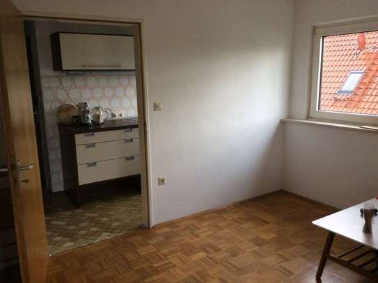 Helle 1-Zimmer-Wohnung in München Moosach ca. 25 qm, Dachgeschoss ab 01.01.2025 - von privat