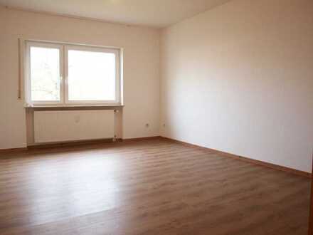 Eigennutzen oder attraktive Kapitalanlage! Renoviertes Aptmnt. m. TL-Bad, Keller u. PKW-Stellplatz