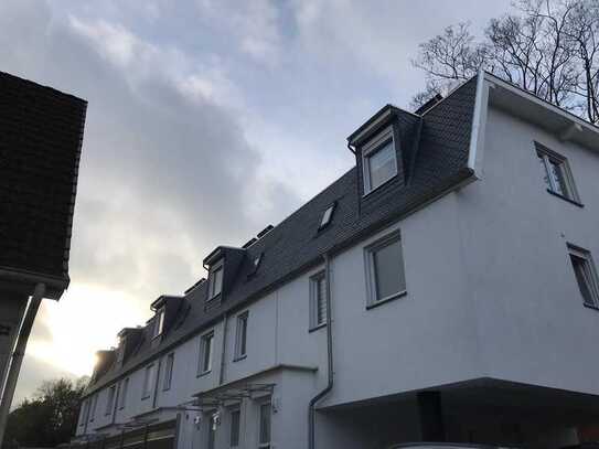 Wunderschöne 3-Zimmer-Maisonette Wohnung mit EBK und Balkon in der Nachbarschaft von Blankenese