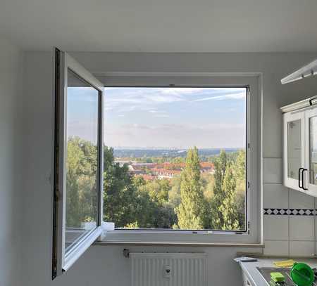 Erstbezug nach Sanierung mit Einbauküche und Balkon: attraktive 3-Zimmer-Wohnung in Darmstadt