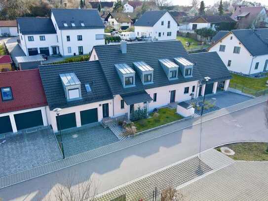 Neuwertig - Energiesparhaus - Provisionsfrei - Einliegerwohnung und Wintergarten