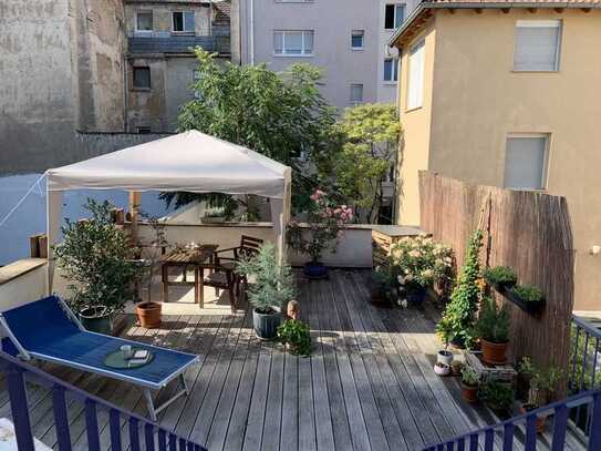 MITTEN IN DEN QUADRATEN, ATTRAKTIVE , AUSSERGEWÖHNLICHE 2 ZKBB-LOFT-WHG. MIT GROSSER DACHTERRASSE