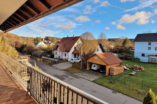 Schöne, idyllisch gelegene 4 ZKB mit großem Süd-Balkon und eigenem Garten