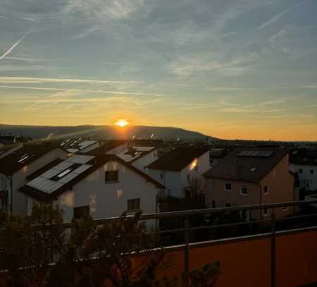 ***3,5-Zi.-Penthouse-Wohnung mit Fernblick in Kernen-Rom.***