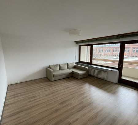 Helle, ideal geschnittene 4-Zimmer-Balkonwohnung in Mülheim / Grenze Deutz