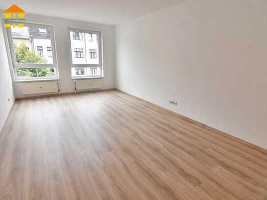 Tolle Familienwohnung mit neuem Laminat und Balkon auf dem Kaßberg!