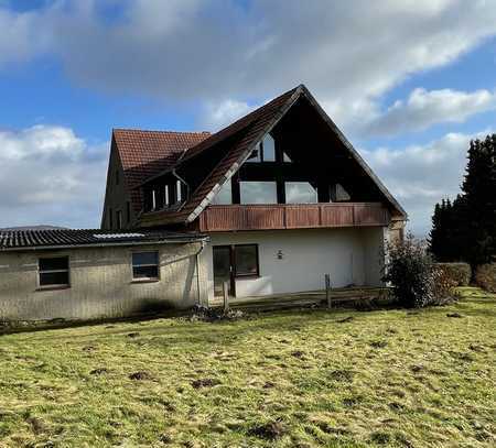 Einmaliges Grundstück mit renovierungsbedürftigem Haus