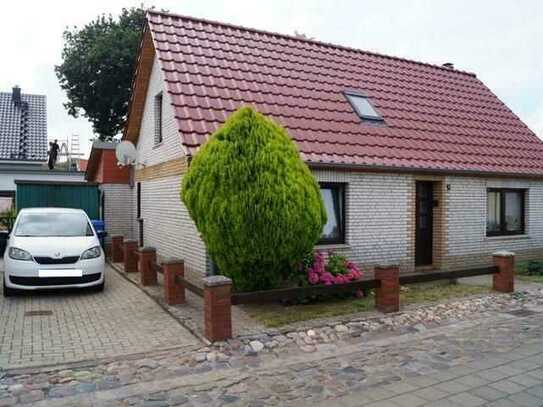 Privatverkauf! Wohnen am Wieker Hafen, altes Kapitänshaus in Wiek auf Rügen