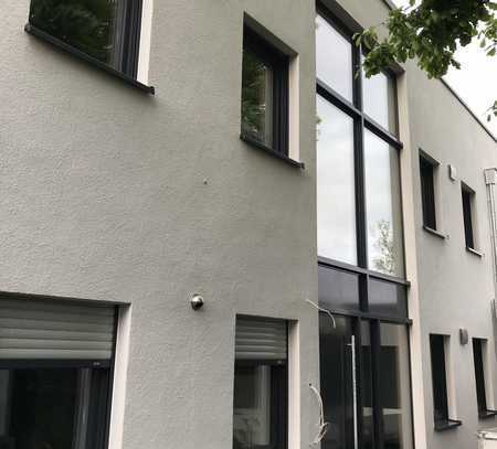 Freundliche 4-Zimmer-Wohnung mit Einbauküche und Balkon in Aachen Oberforstbach