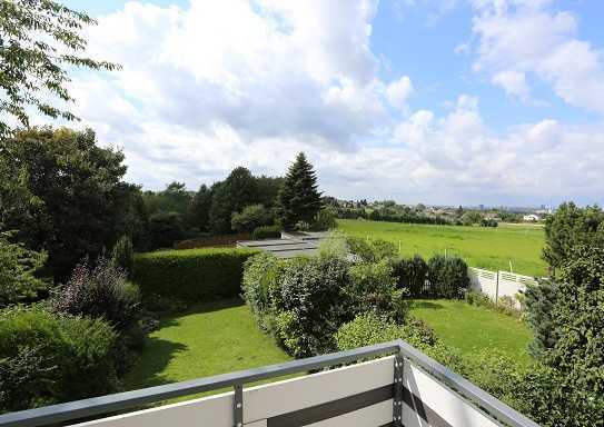 Modernisierte Wohnung mit drei Zimmern und Balkon in Dortmund-Berghofen, Obermarkstrasse