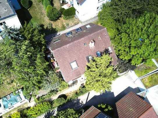 Wohnen am Eichenhain: 2 Familienhaus (195 m²) mit großem Garten im schönen Riedenberg