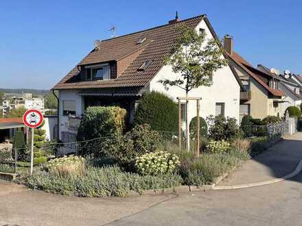 Großzügiges Einfamilienhaus mit Einliegerwohnung in traumhafter SW-Hanglage Oberboihingen