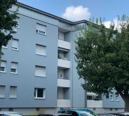 Freundliche 3-Zimmer-Wohnung mit Balkon und Einbauküche in Ludwigshafen