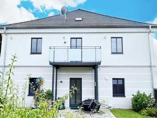 Kuschelige 3-Zimmer-Wohnung im 1.OG mit großen Balkon und Carport in zentraler Lage in Mitterfels