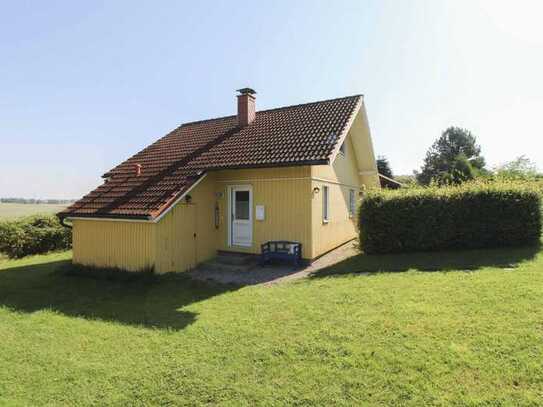 Gepflegtes Holzhaus in traumhafter Feldrandlage im Ferienpark Mönchneversdorfer See