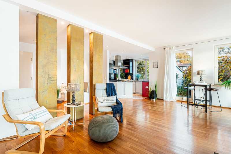 Exklusivität und Elbblick: Luxus-Maisonette mit Gartenanteil an Hamburgs Top-Adresse