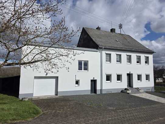 Wunderschönes und komplett renoviertes 5-Zimmer-Einfamilienhaus in Oberbrombach - provisionsfrei! VB