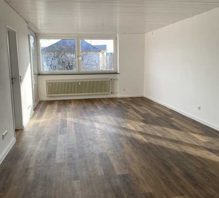 Renovierte 3-Zimmer Wohnung mit Balkon