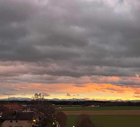 Hochwertig möblierte 2-Zimmer-Wohnung mit zwei Terrassen und Bergblick / vollständig renoviert 2022