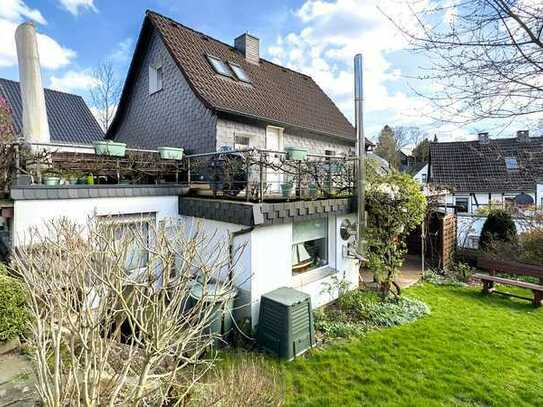 Endlich Frühling! Top-gepflegtes Ein- bis Zweifamilienhaus mit Garten und Stellplatz in Gräfrath