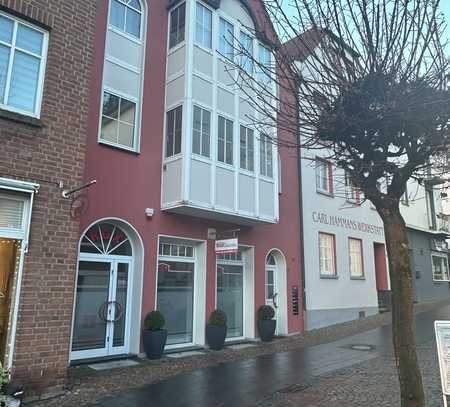 Ansprechend gemütlich !!! 2-Z. Maisonette Wohnung im 3. OG in BEQUEMER Innenstadtlage