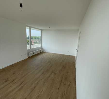 Stilvolle, vollständig renovierte 3-Zimmer-Wohnung mit Balkon in Krefeld