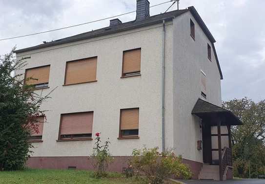 ZU RENOVIERENDES HAUS MIT GROSSEM GRUNDSTÜCK