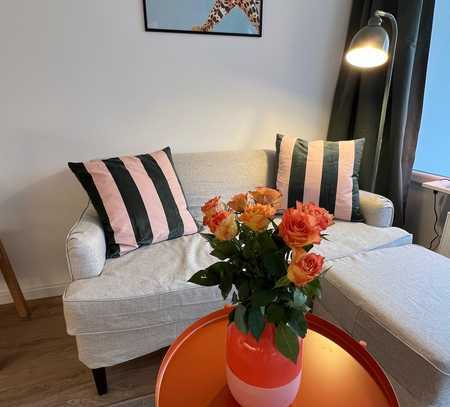 All new, furnished 1.5 room apartment in Schwabing, 6-12 months