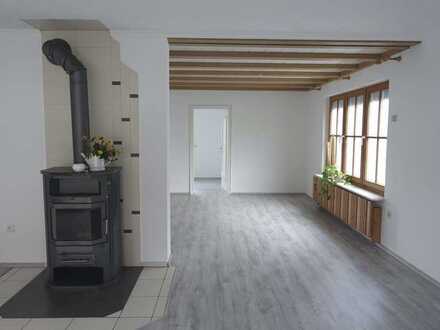 Großzügige, helle 4,5 Zimmer Wohnung in ruhiger Lage