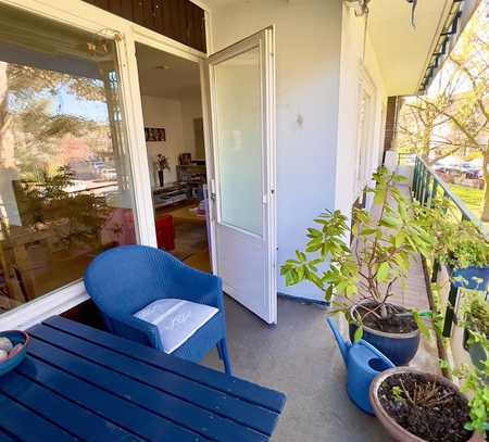 ** BEL ETAGE ** SONNENDURCHFLUTETE 4 ZIMMER WOHNUNG MIT 2 BALKONEN IN RUHIGER LAGE VON OBERKASSEL **