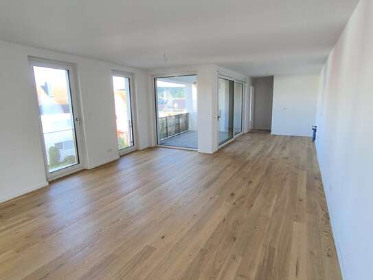 Großzügige 3 Zimmer Wohnung mit Loggia