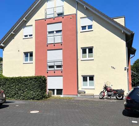 Stilvolle, neuwertige 3-Raum-Maisonette-Wohnung mit gehobener Innenausstattung mit EBK in Paderborn