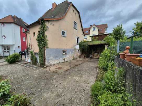 +++Charmantes Einfamilienhaus für Handwerker: Freistehendes Haus mit Garten, Parkmöglichkeit und ...