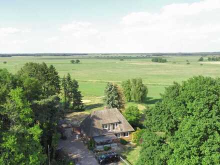Einfamilienhaus mit großem Grundstück