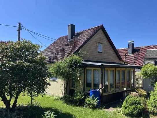 Kleines EFH zum Selbstausbau mit Garage, Wintergarten und schönem Garten zum Toppreis in guter Lage!