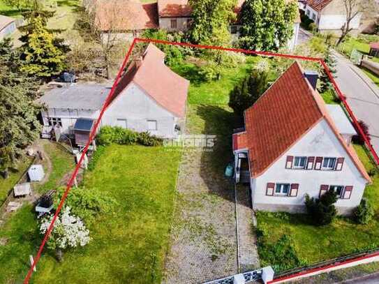 antaris Immobilien GmbH ** Einfamilienhaus mit großem Grundstück und Nebengelass **