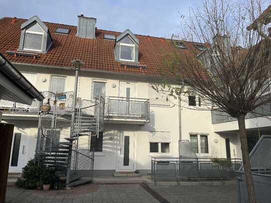 Lichtdurchflutete 3-Zimmer-Maisonettewohnung mit Balkon in Beuel-Geislar