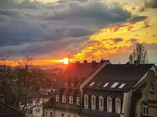 Sehr helle 4 Zimmer Wohnung mit hervorragender Aussicht am Fuße der Mathildenhöhe