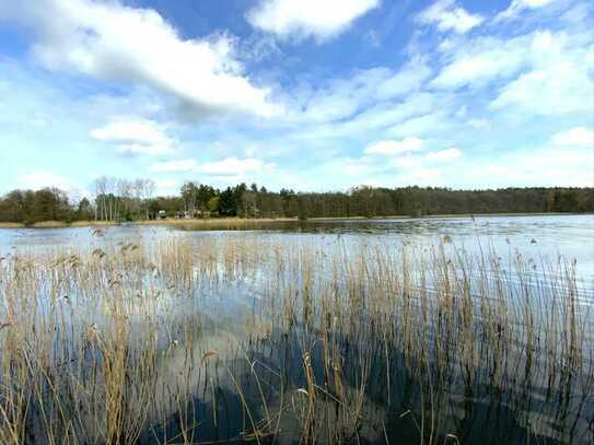 Wassergrundstück mit Ferienhaus und Bootssteg am Vielitzsee zu verkaufen!