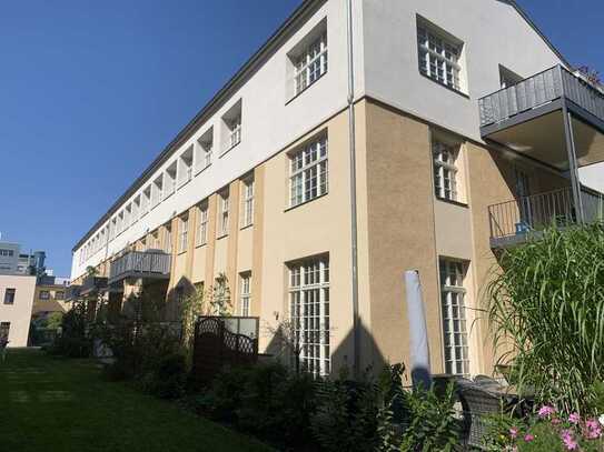 2-Zimmer-Luxus-Loft-Wohnung mit Terrasse im Graphischen Viertel; 400m östlich des Zentrums
